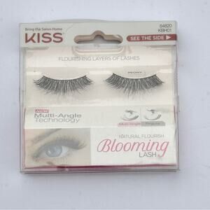 Kiss Natural Flourish Blooming  Makeup Beauty Lash Extension  NWT